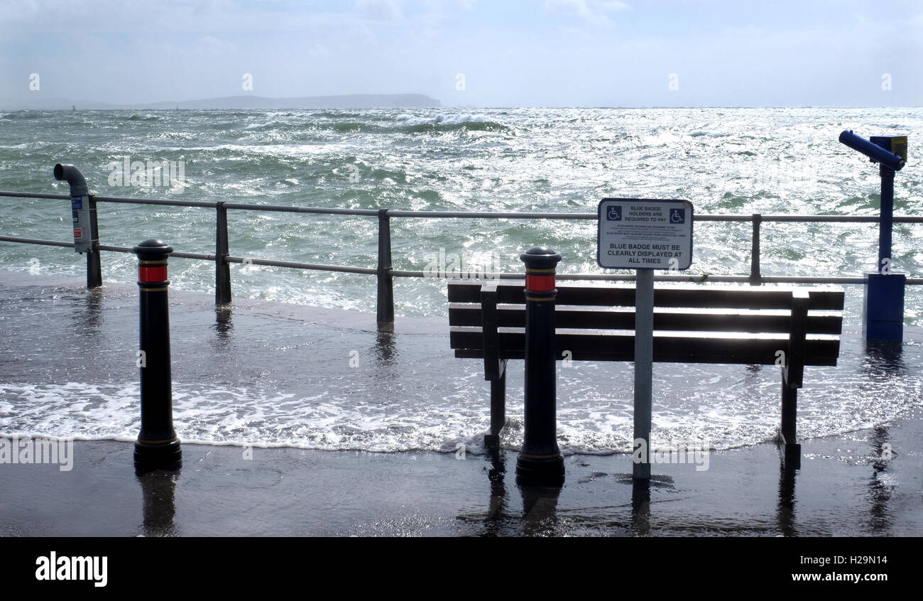 Allagamento - inondazioni costiere, Mudeford Quay, vicino a Christchurch, Dorset. Foto Stock