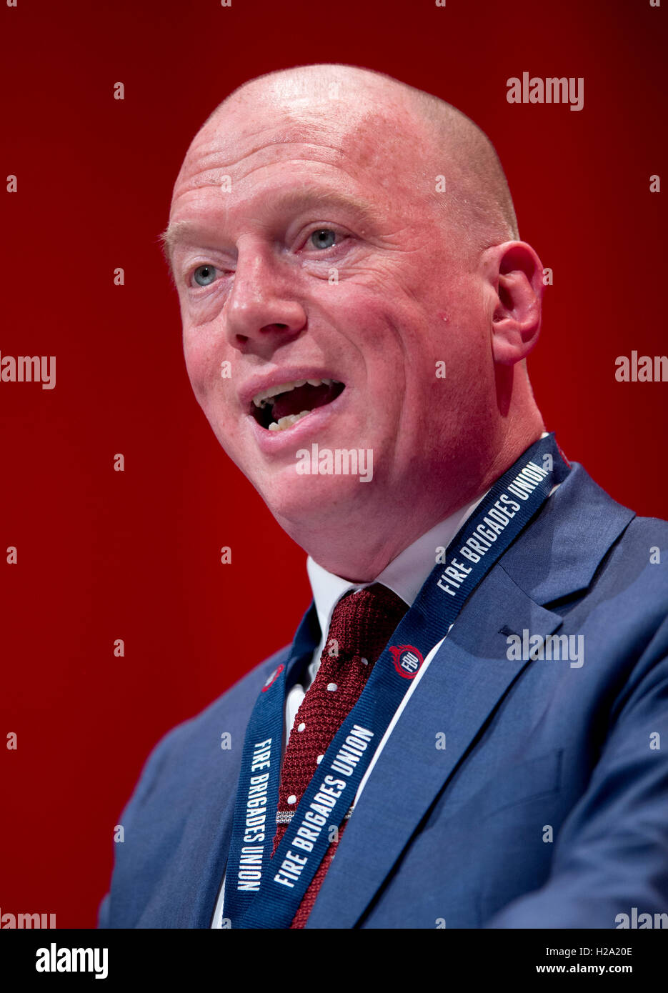 Liverpool, Regno Unito. Il 26 settembre 2016. Segretario generale dei Vigili del Fuoco Unione (FBU) Matt Wrack parla al giorno due del partito laburista conferenza in Liverpool. Credito: Russell Hart/Alamy Live News. Foto Stock