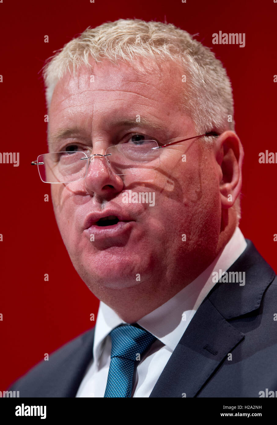 Liverpool, Regno Unito. Il 26 settembre 2016. Il ministro ombra per i sindacati e la società civile Ian Lavery MP parla al giorno due del partito laburista conferenza in Liverpool. Credito: Russell Hart/Alamy Live News. Foto Stock