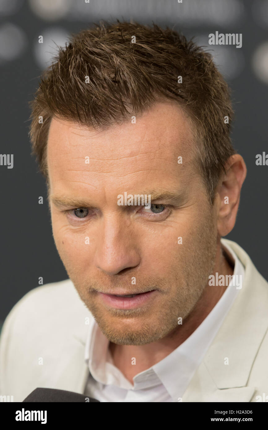 Zurigo, Svizzera. Il 26 settembre 2016. Ewan McGregor assiste il tappeto verde per il film American pastorale al XII Zurigo Film Festival a Corso Kino a Zurigo, Svizzera. Nicola Mastronardi/Alamy Live News. Foto Stock