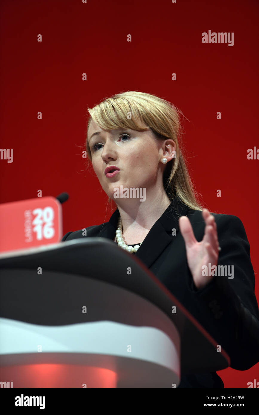 Liverpool, Regno Unito. 26 Settembre, 2016. Rebecca Long-Bailey MP ombra Primo segretario al Tesoro parlando in occasione del congresso del partito laburista la Liverpool. Credito: Della Batchelor/Alamy Live News Foto Stock