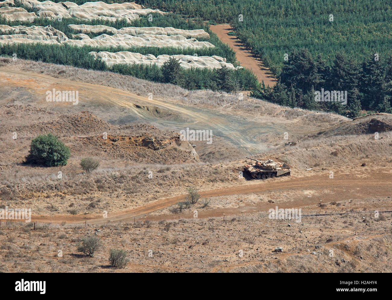 Serbatoio sul confine Syrian-Israeli vista dal Monte Bental Foto Stock
