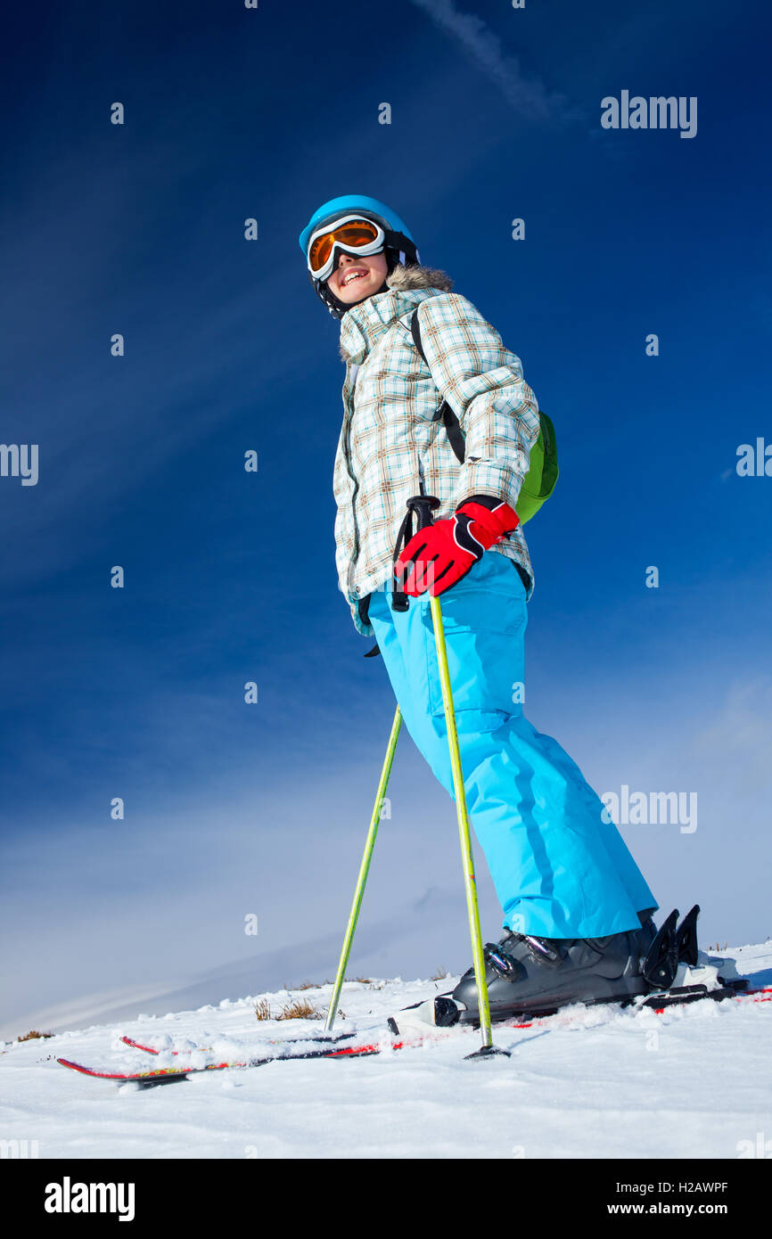 Ragazza con gli sci. Foto Stock