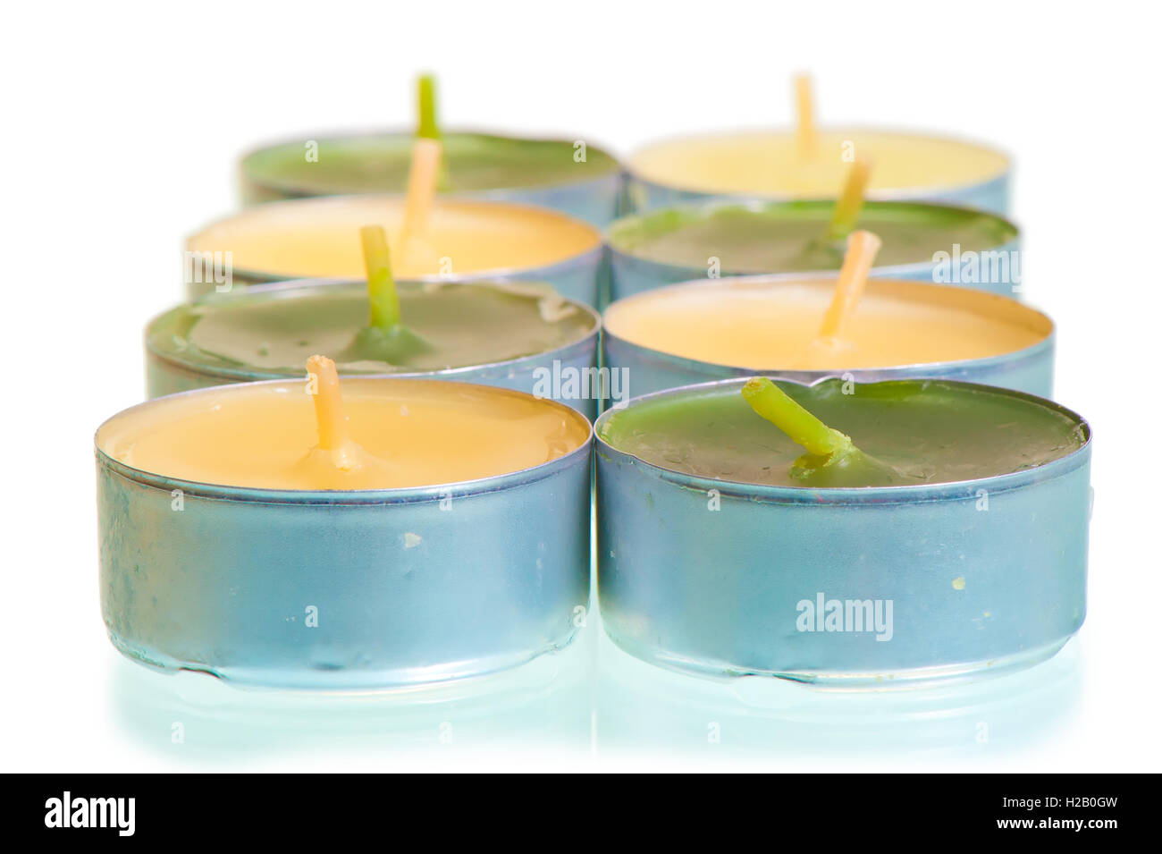 Nuove candele shot su sfondo bianco Foto Stock