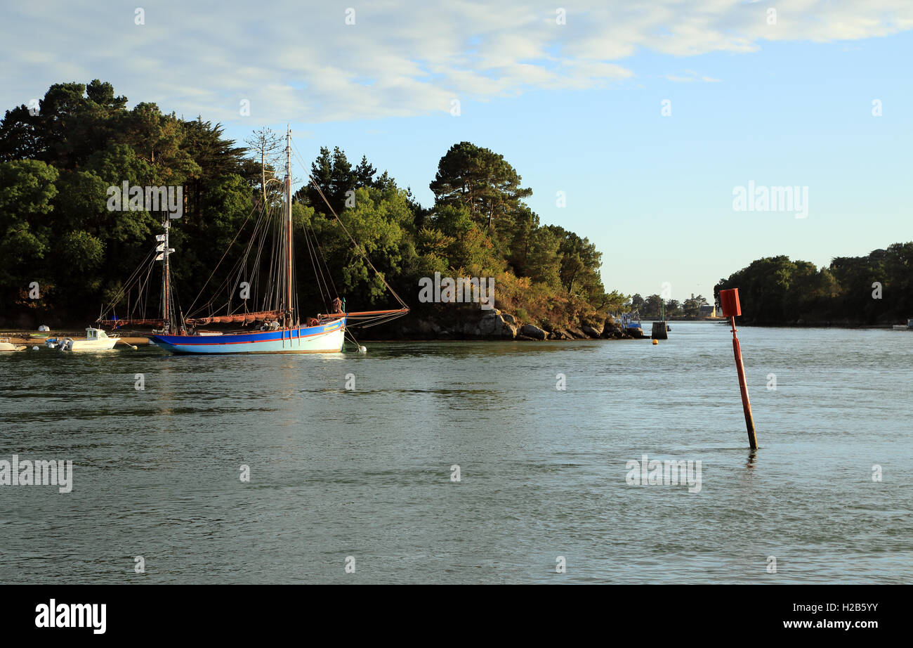 Vista del porto Anna da Ile de Conleau, Vannes, Morbihan, in Bretagna, Francia Foto Stock