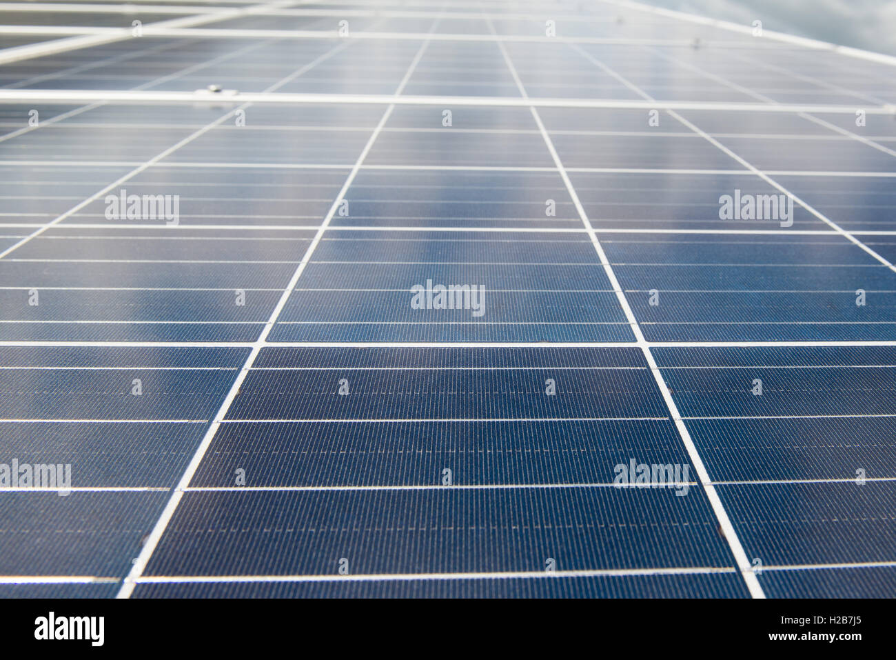 Vento Solare Farm, utilizzando un esistente wind farm e aggiungere i pannelli solari per alimentare il National Grid Foto Stock