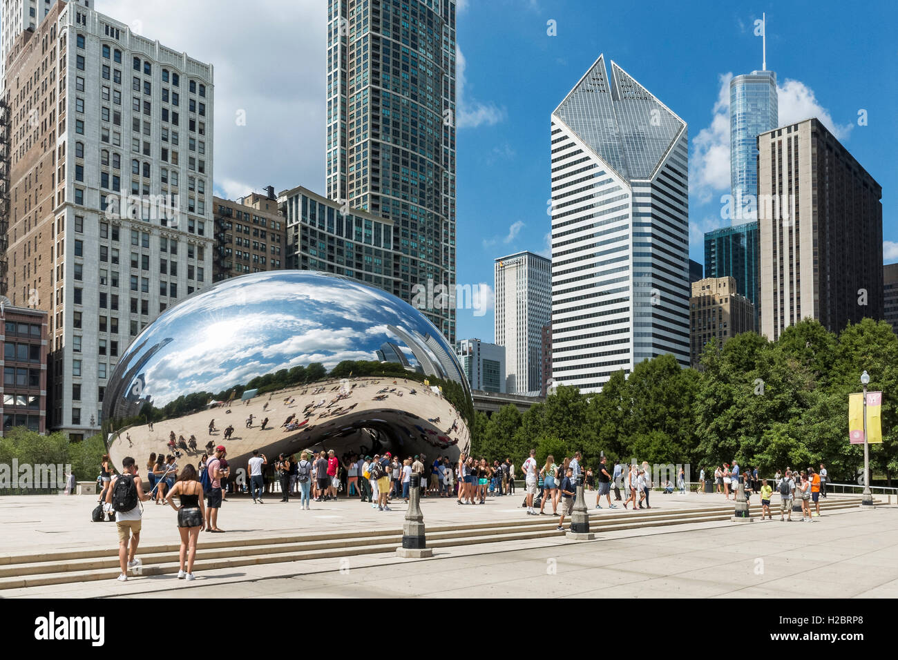 Cloud Gate aka il fagiolo, il Millennium Park di Chicago, Illinois, Stati Uniti Foto Stock