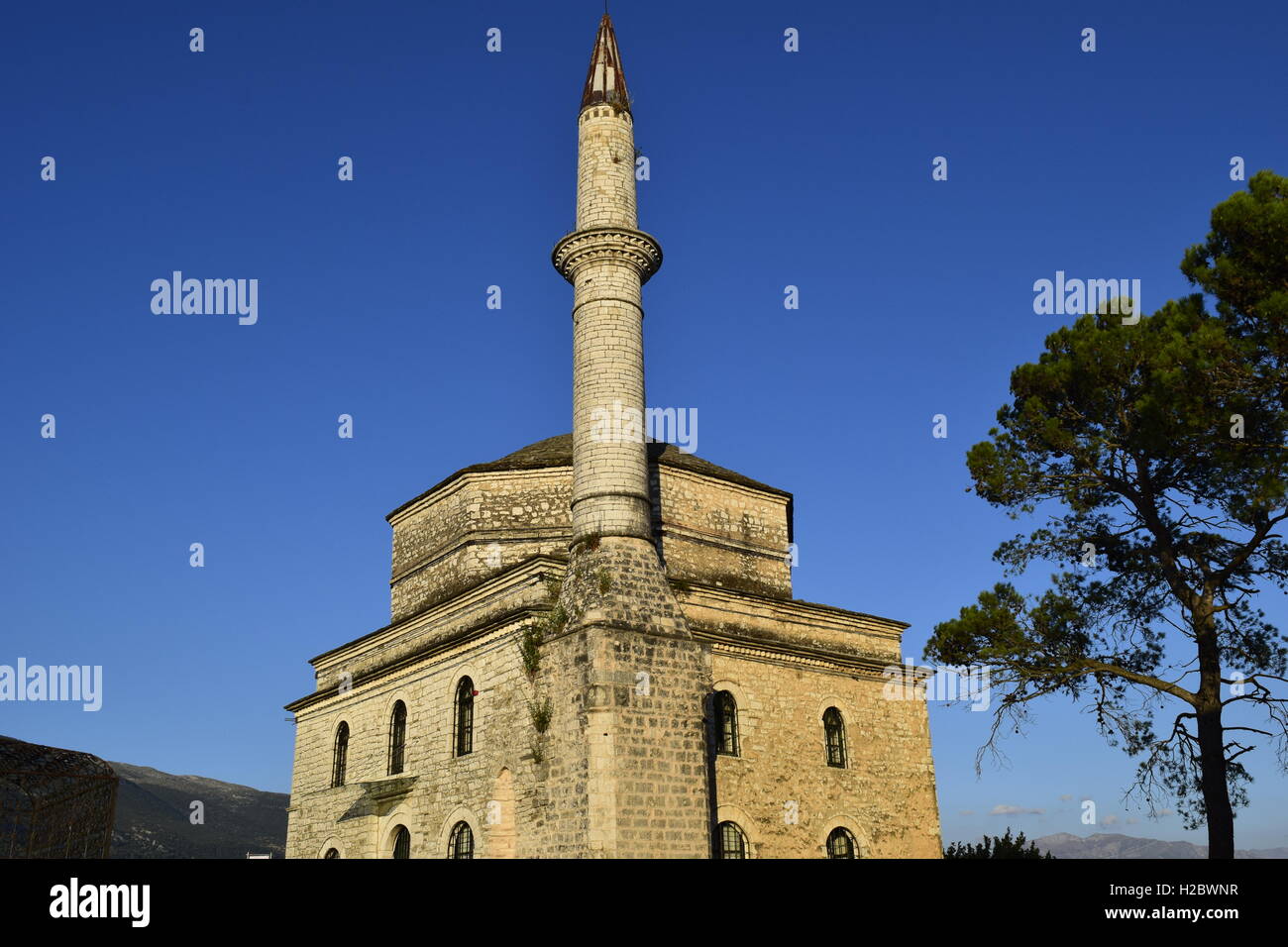 Una vista ravvicinata di Fethiye moschea 'Mosque della conquista" una moschea ottomana in Ioannina, Grecia Foto Stock