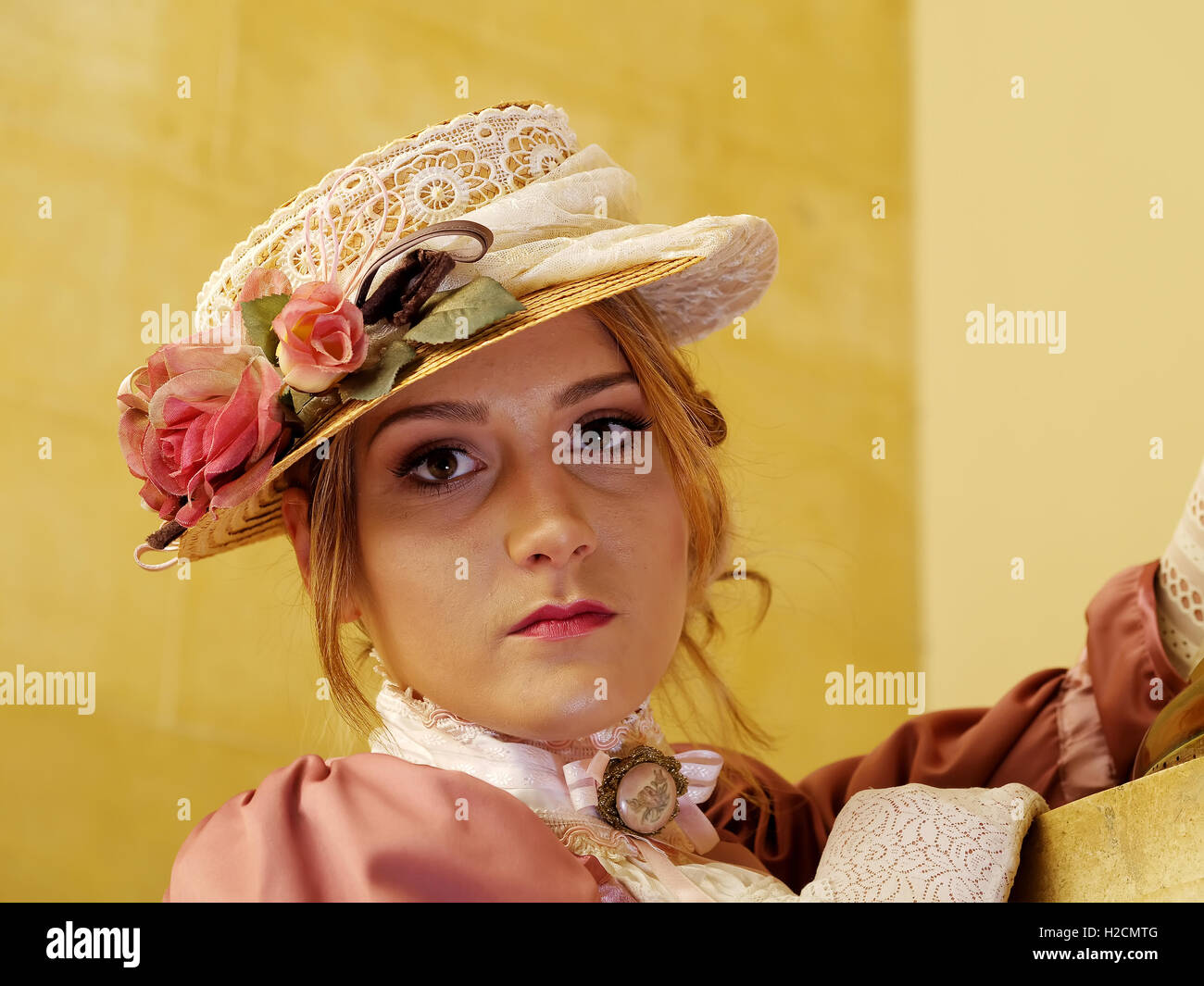 Signora giovane dal 19. secolo, in posa Foto Stock