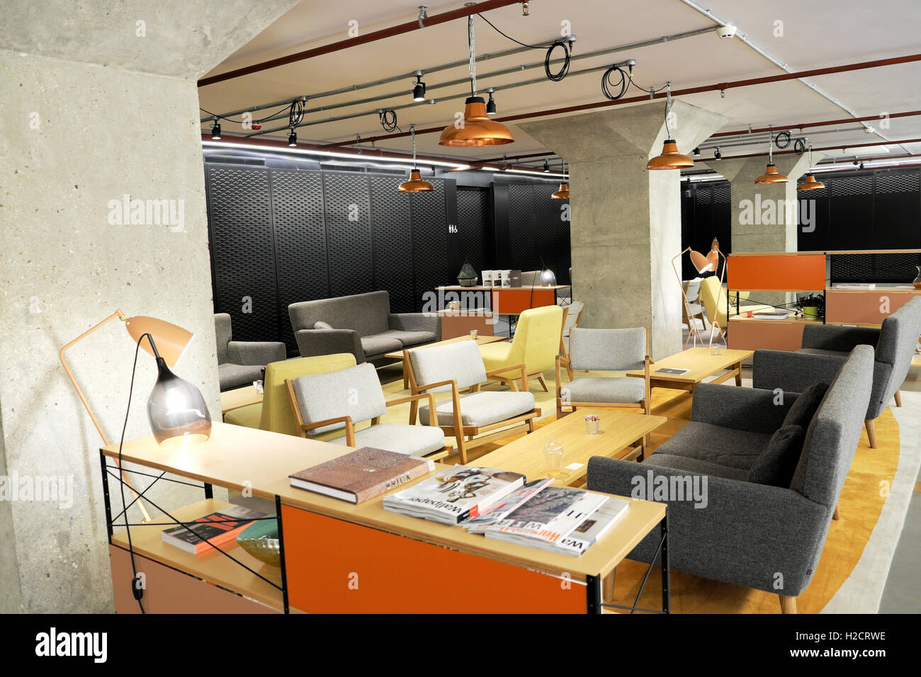 Il mozzo è in camera il magazzino per gli impiegati per incontrarsi e rilassarsi presso il complesso Bower in Old Street, Tech City, Londra EC1V REGNO UNITO KATHY DEWITT Foto Stock