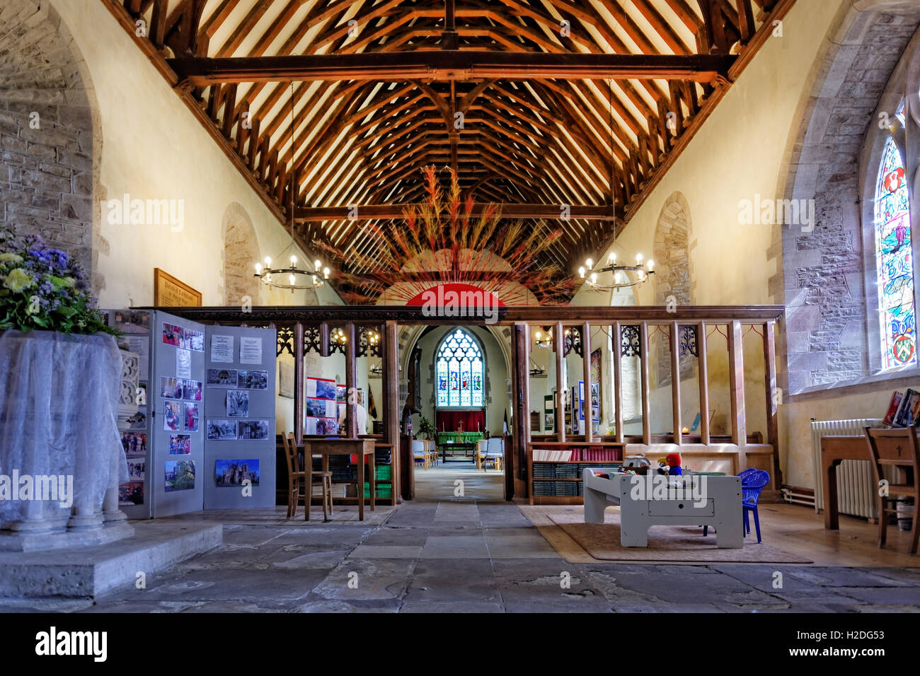 L'interno e navata di Santa Maria Vergine Chiesa a Eardisland, Herefordshire. Foto Stock