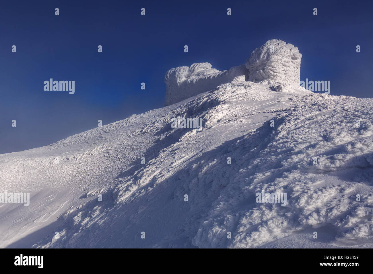 Il vecchio osservatorio polacco nelle montagne dei Carpazi, Ucraina Foto Stock