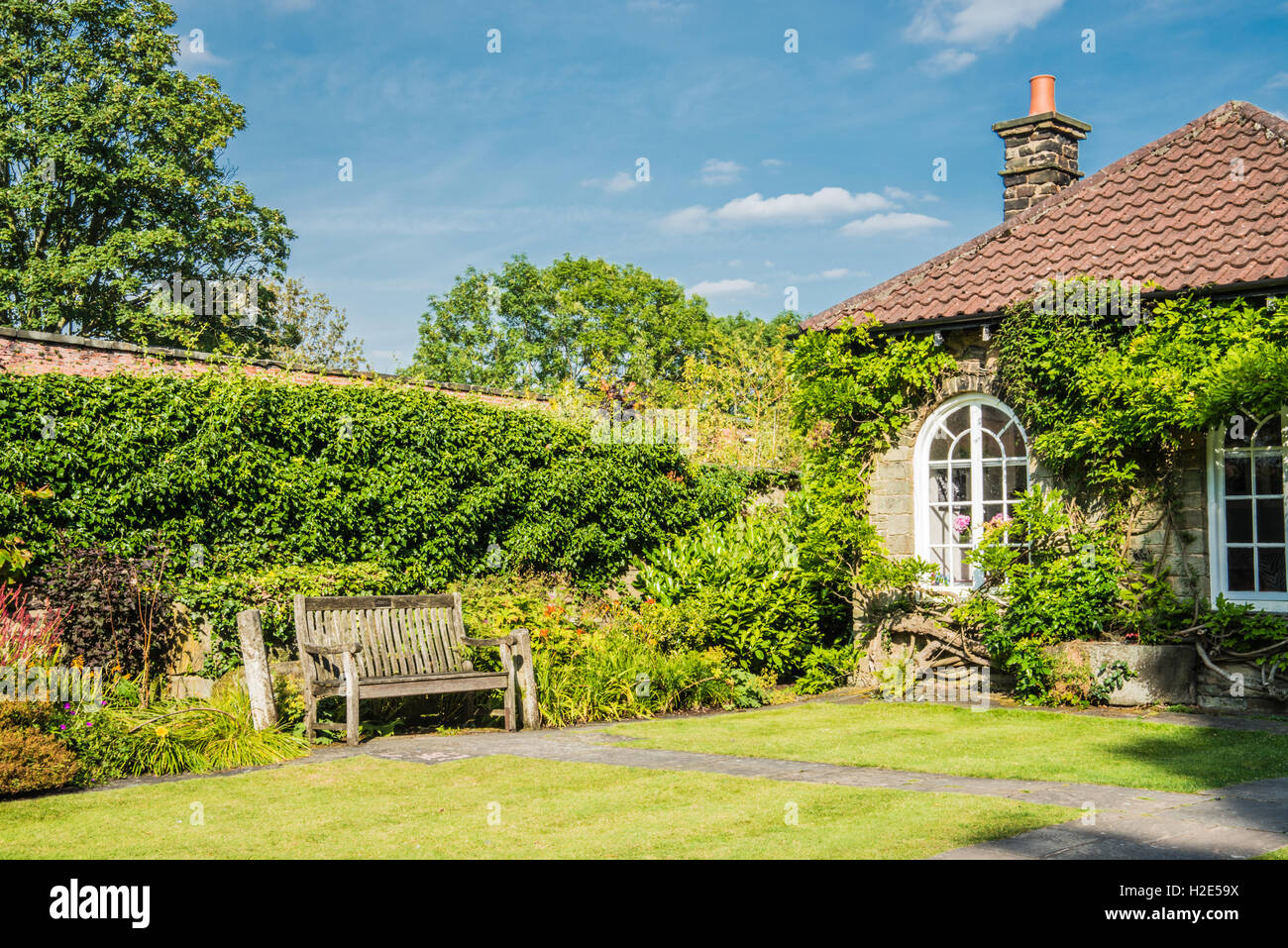 Wentworth vivo giardini intorno al cottage fuori raggio di luce Boswell Foto Stock