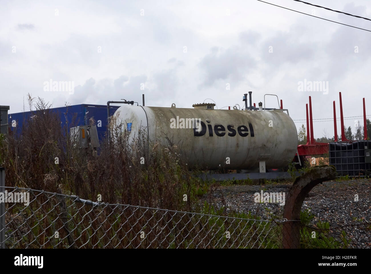 Diesel serbatoio di stoccaggio all'aperto Foto Stock