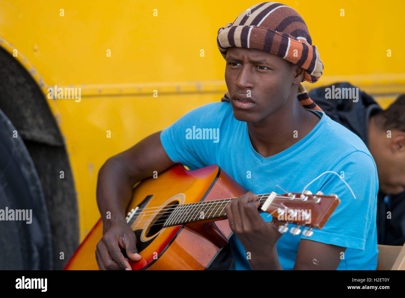I rifugiati vivono in un campo di rifugiati 'Jungle' nella periferia di Calais, Francia, 22 settembre 2016. I migranti che desiderano raggiungere l'altro lato del canale illegalmente, sono raggruppati in Calais per anni. Più persone che mai camp il campo di accoglienza che è emerso sul prato: circa 7000 persone secondo i funzionari, più di 10.000 secondo i conteggi da due organizzazioni di rilievo. Il profugo illegale camp è diventata un problema per il fatto che il governo francese non può ignorare qualsiasi più a lungo. Che i piani sulla cancellazione del campo prima dell'inverno. Foto: ARNULF STOFFEL/dpa Foto Stock