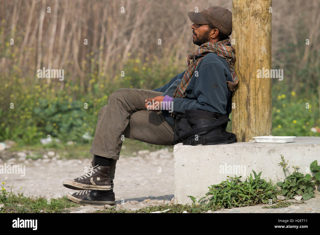 I rifugiati vivono in un campo di rifugiati 'Jungle' nella periferia di Calais, Francia, 22 settembre 2016. I migranti che desiderano raggiungere l'altro lato del canale illegalmente, sono raggruppati in Calais per anni. Più persone che mai camp il campo di accoglienza che è emerso sul prato: circa 7000 persone secondo i funzionari, più di 10.000 secondo i conteggi da due organizzazioni di rilievo. Il profugo illegale camp è diventata un problema per il fatto che il governo francese non può ignorare qualsiasi più a lungo. Che i piani sulla cancellazione del campo prima dell'inverno. Foto: ARNULF STOFFEL/dpa Foto Stock