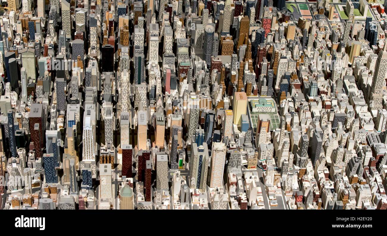 Queens, a New York, Stati Uniti d'America. Il 27 settembre, 2016. Una porzione del panorama della città di New York, che è sulla visione a lungo termine al Queens Museum. Originariamente concepito e costruito in legno, plastica e formica per il 1964 alla fiera mondiale di New York, il 9,335-piazza-piede modello è stato aggiornato periodicamente come lo skyline e architettura di New York i cinque boroughs hanno cambiato. © Brian Cahn/ZUMA filo/Alamy Live News Foto Stock Queens, a New York, Stati Uniti d'America. Il 27 settembre, 2016. Una porzione del panorama della città di New York, che è sulla visione a lungo termine al Queens Museum. Originariamente concepito e costruito in legno, plastica e formica per il 1964 alla fiera mondiale di New York, il 9,335-piazza-piede modello è stato aggiornato periodicamente come lo skyline e architettura di New York i cinque boroughs hanno cambiato. © Brian Cahn/ZUMA filo/Alamy Live News Foto Stock