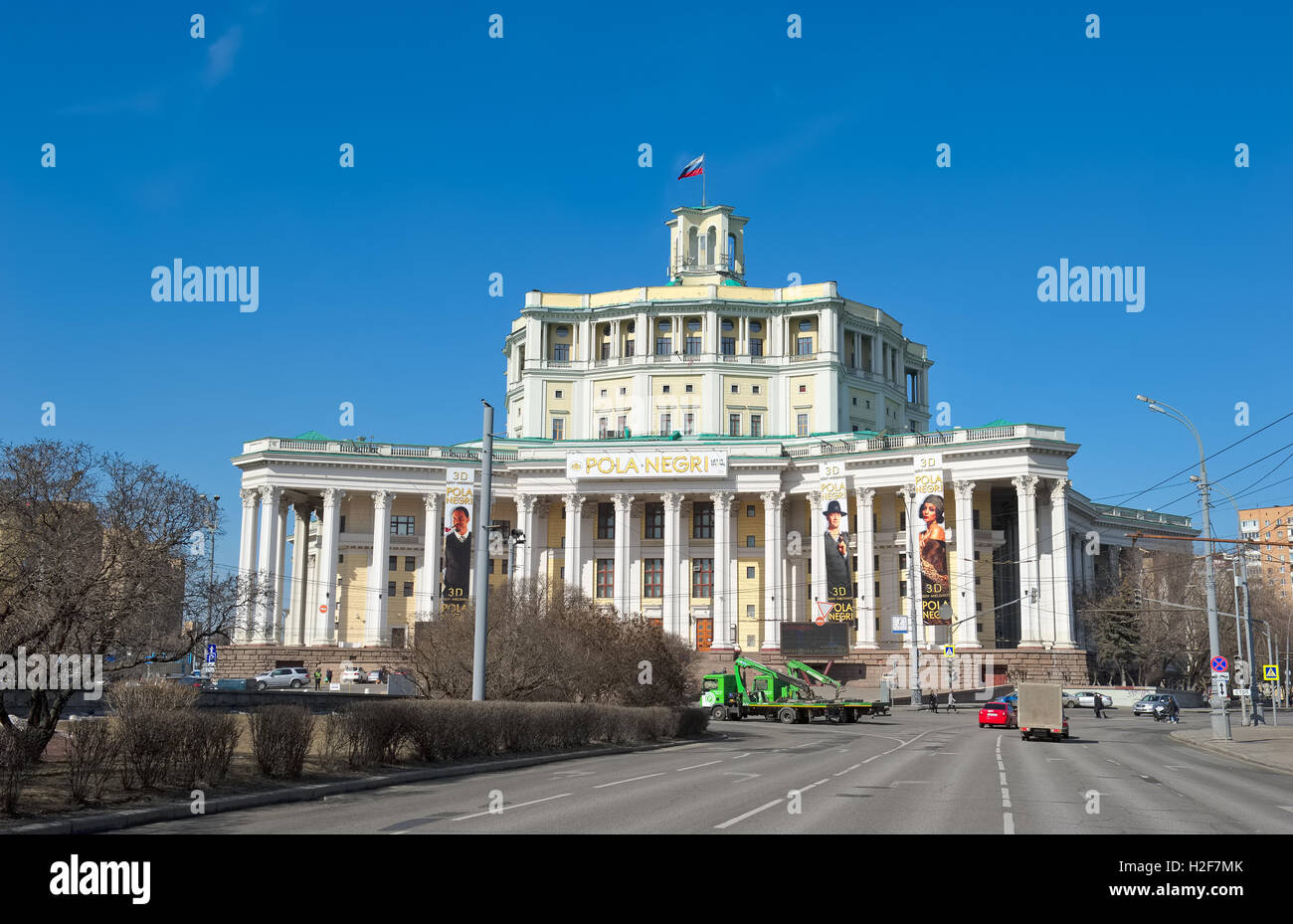 Mosca, vista su edificio centrale Teatro Accademico dell'esercito russo costruito nel 1929, Suvorovskaya square, Edificio 2 Foto Stock