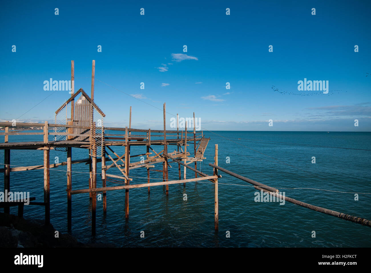 Spiagge di Termoli con un Trabucco, nel sud dell'Italia. Foto Stock