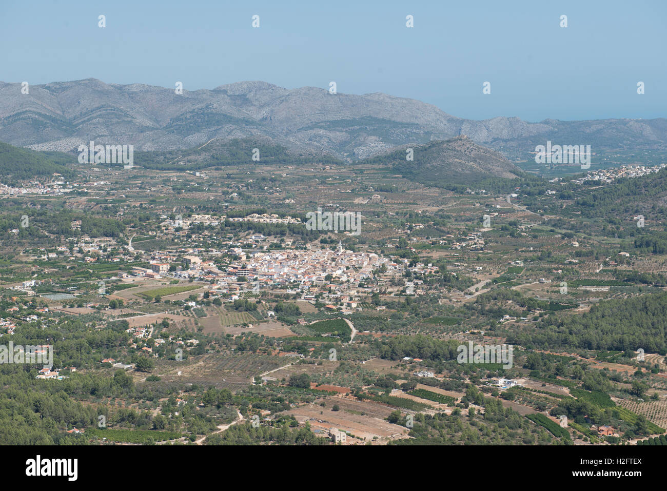 Vista panoramica da Col de le tariffe, villaggio di Parcent, Pop Valley, Provincia di Alicante, Spagna Foto Stock