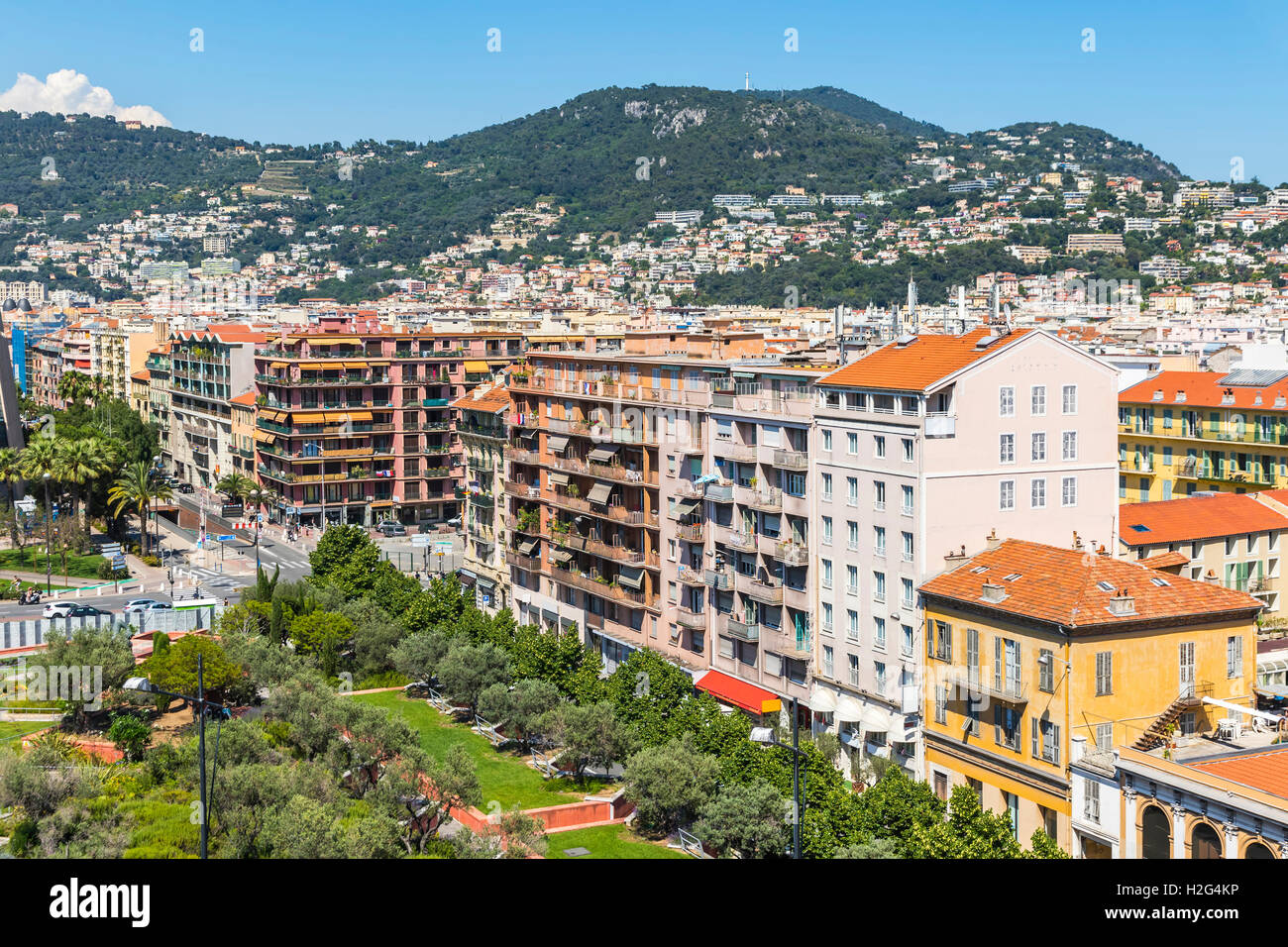 Magnifico uccello-eye di colorate case storiche della città di Nizza. Nizza - resort di lusso della Costa Azzurra, Francia Foto Stock