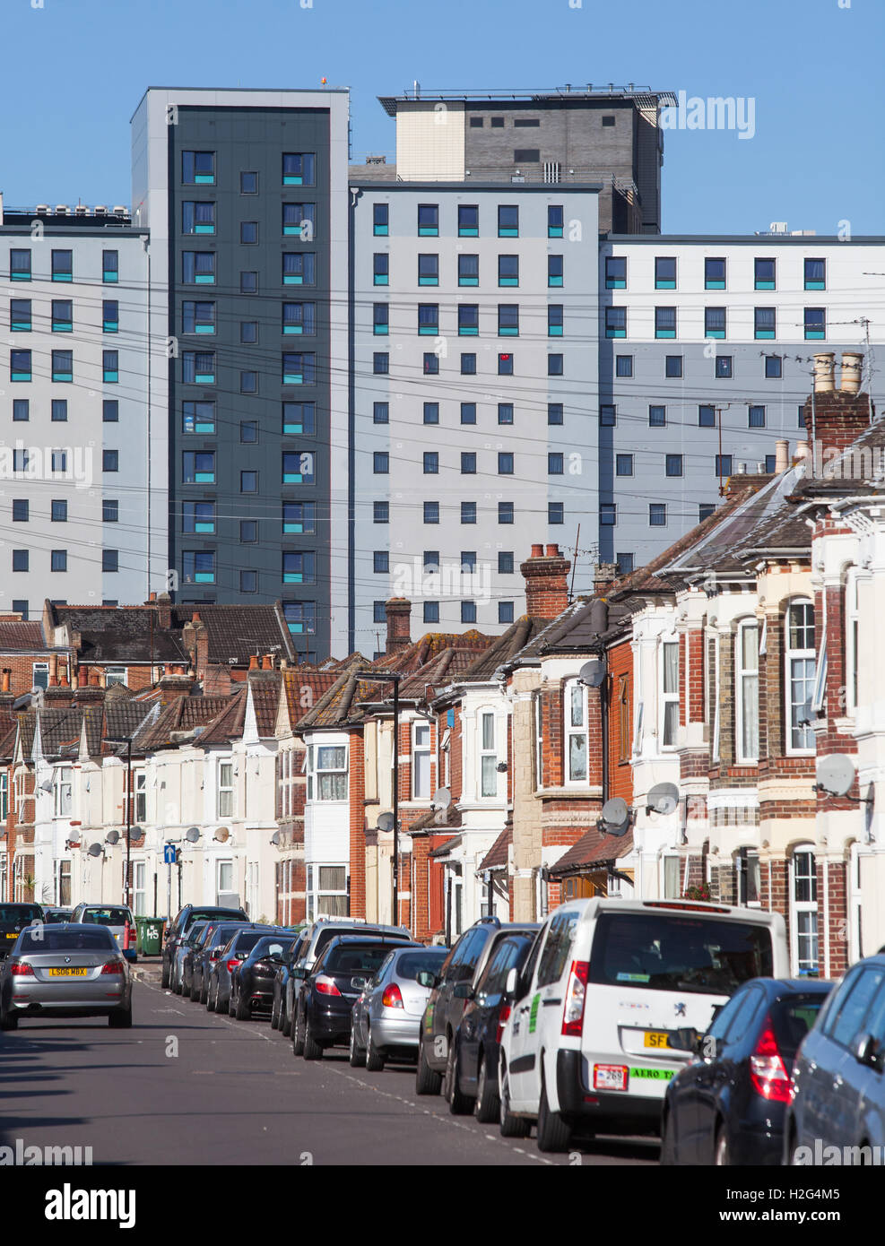 Nuovi alloggi per studenti "Crescent luogo" gestito dalla Student housing Company svettante su terrazza alloggiamento in Southampton, Regno Unito Foto Stock