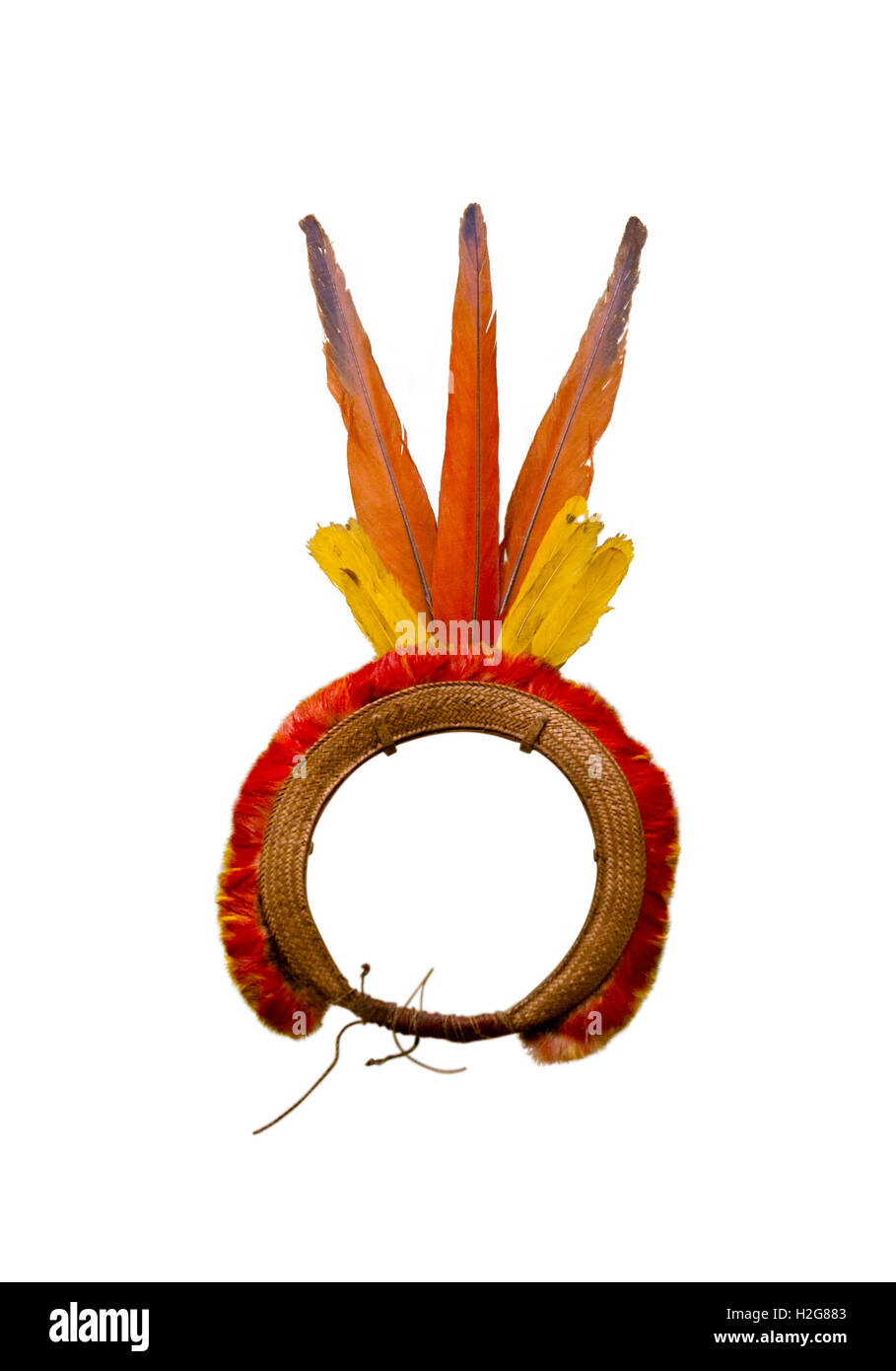 Tukanoan Headring Amazonas Brasile risalente a circa il 1925 contiene Macaw, Oropendola e Toucan piume i colori combinati repr Foto Stock