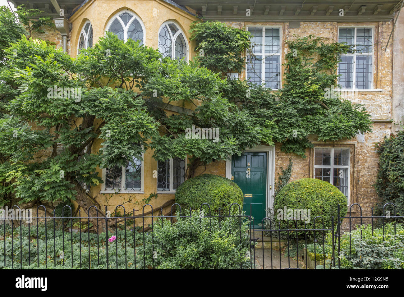 Cotswold stone, edificio in stile georgiano, Cirencester, Gloucestershire, England, Regno Unito Foto Stock
