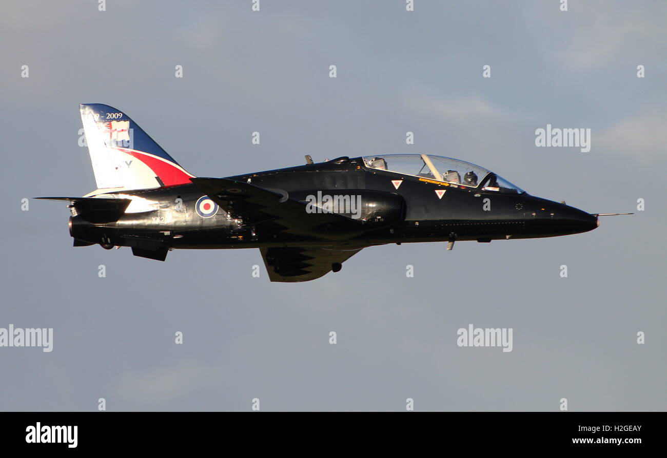 XX203, a BAe Hawk T1 azionato dalla Royal Navy, a Prestwick International Airport durante l'esercizio comune della Warrior14-2. Foto Stock