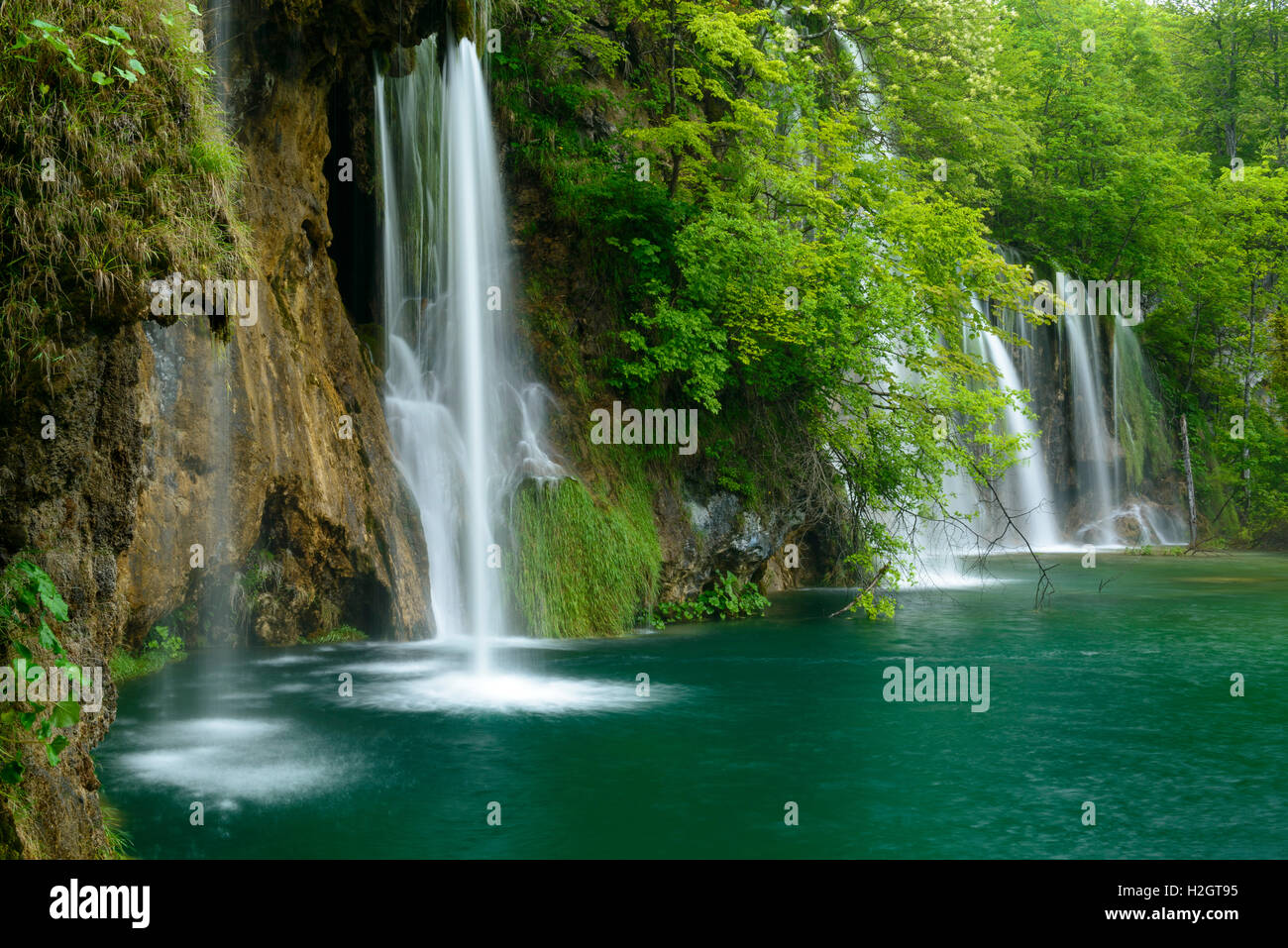 Cascata, il Parco Nazionale dei Laghi di Plitvice, Jezera, Lika-Senj Affitto County, Croazia Foto Stock
