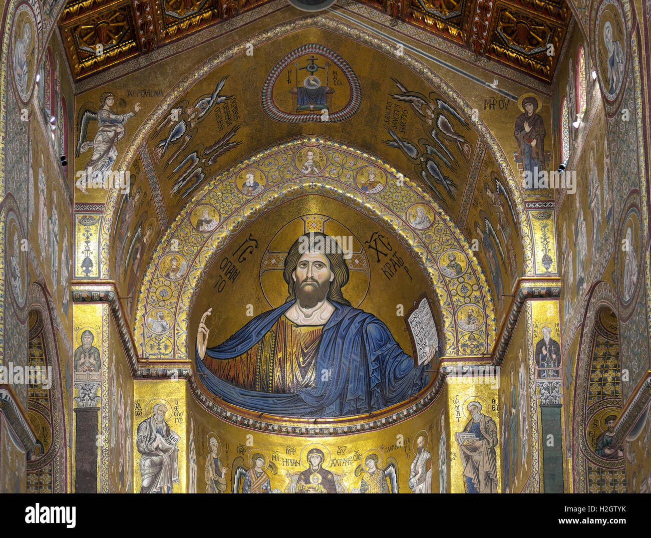 Abside con mosaici a parete, Cristo Pantocratore al centro, la Cattedrale di Monreale, Monreale, sicilia, Italia Foto Stock