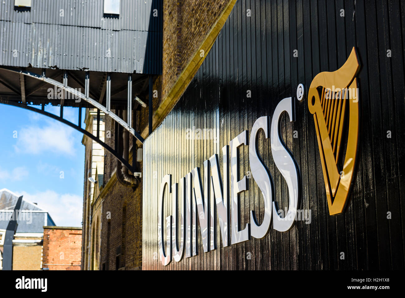 Porte alla birreria Guinness Dublino Irlanda Foto Stock