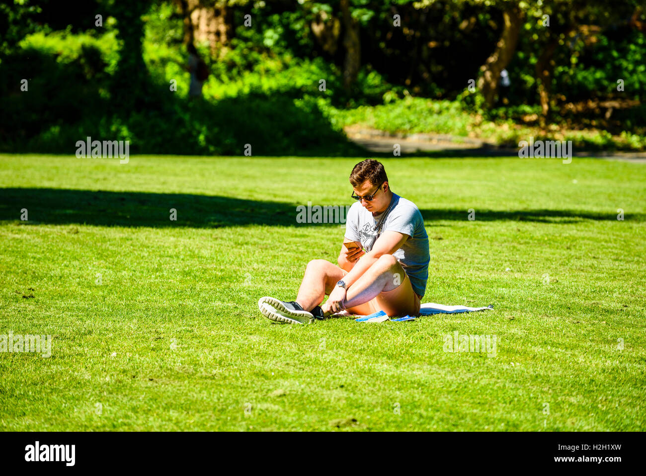 Rilassante in St Stephen's Green Dublino Irlanda Foto Stock