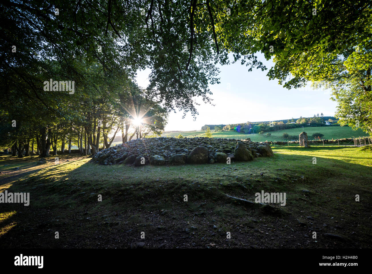 Tomba di passaggio a Clava Cairns vicino a Inverness, Scotland, Regno Unito Foto Stock