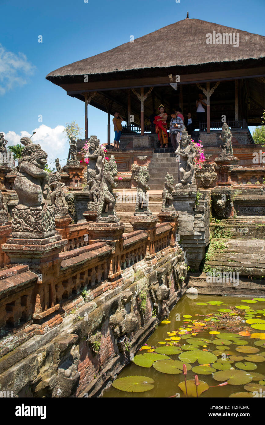 Indonesia, Bali, Semarapura, (Klungkung), Bale Kambang padiglione flottante in Palazzo Reale composto Foto Stock