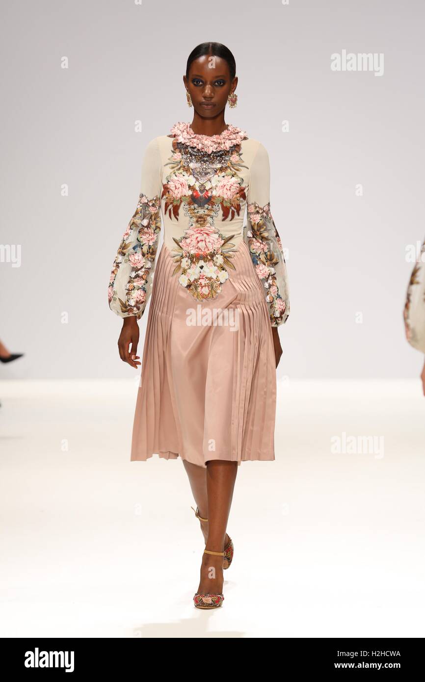 La London Fashion Week quelli troppo watch Foto Stock