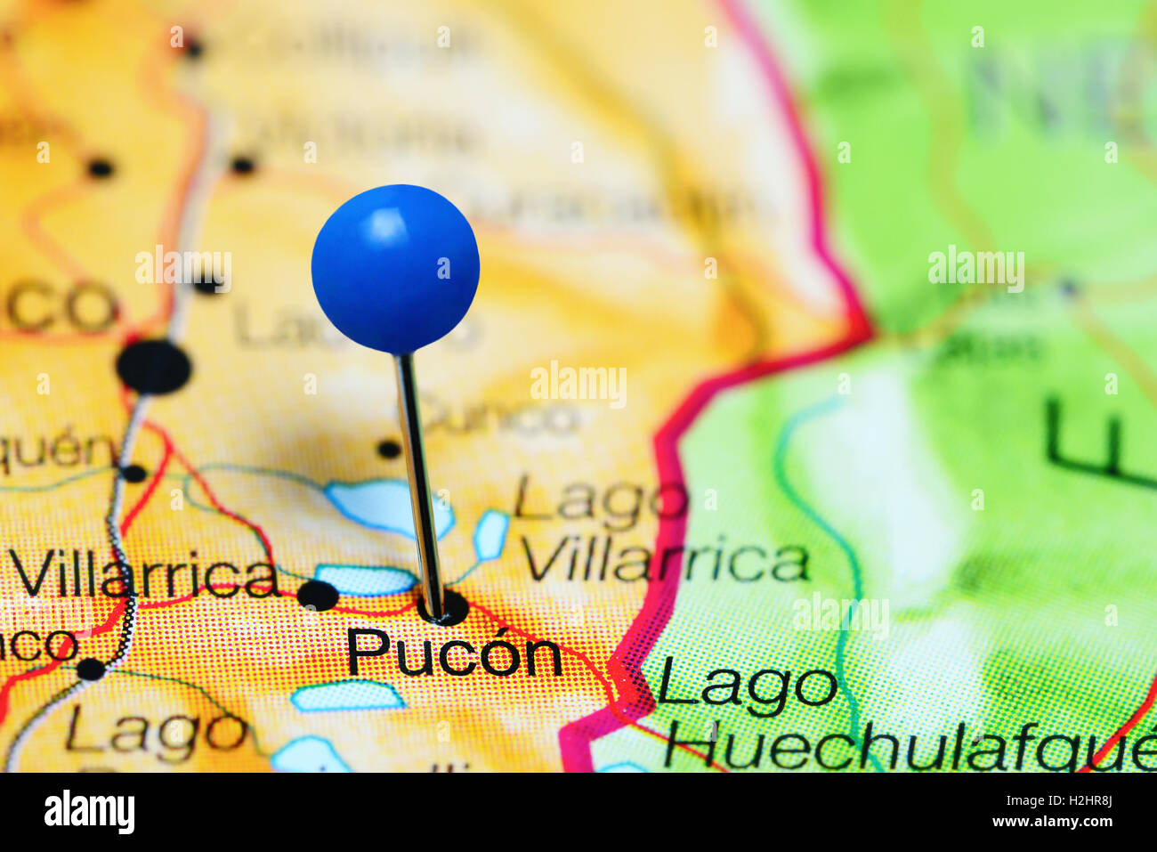 Pucon imperniata su una mappa del Cile Foto Stock