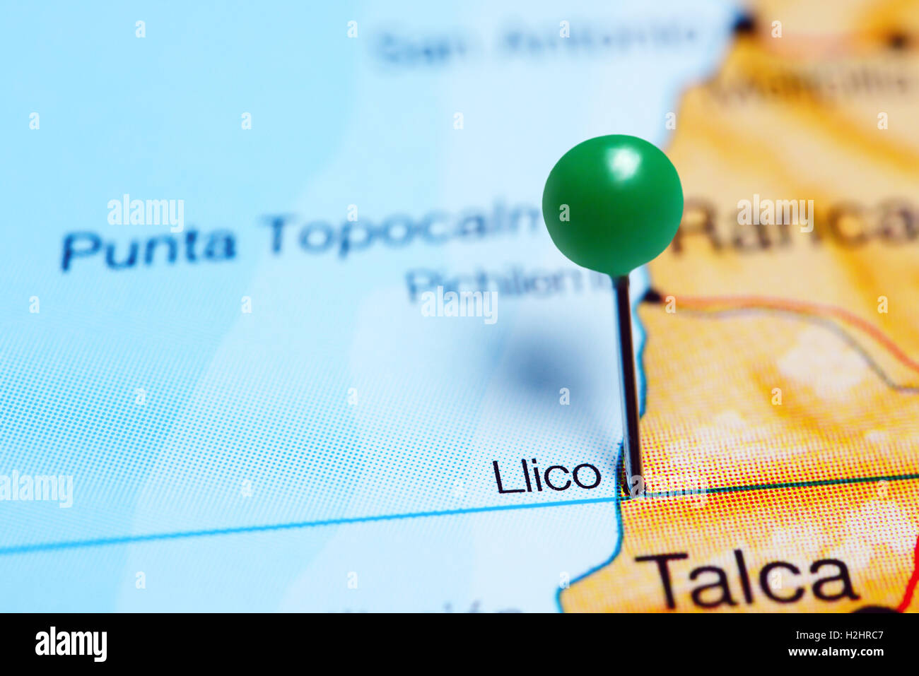 Llico imperniata su una mappa del Cile Foto Stock