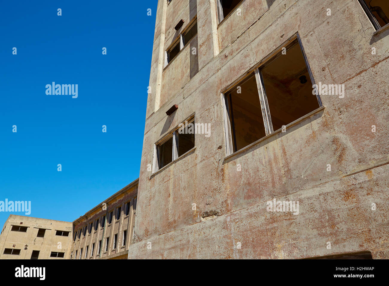 Ci abbandonati edifici dell'esercito a Fort McDowell su Angel Island, California. Foto Stock