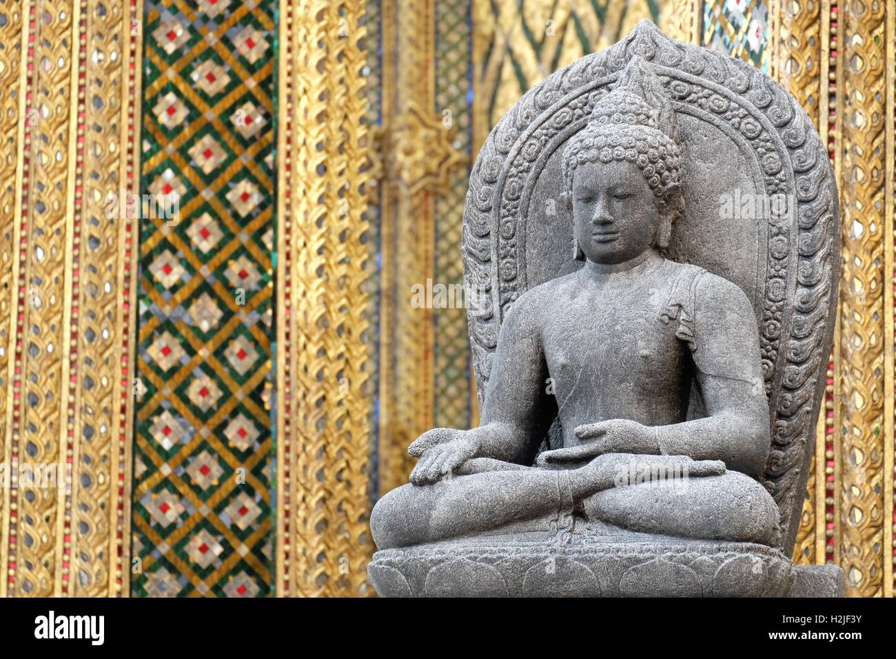 Statua in Wat Phra Kaew a Bangkok Foto Stock