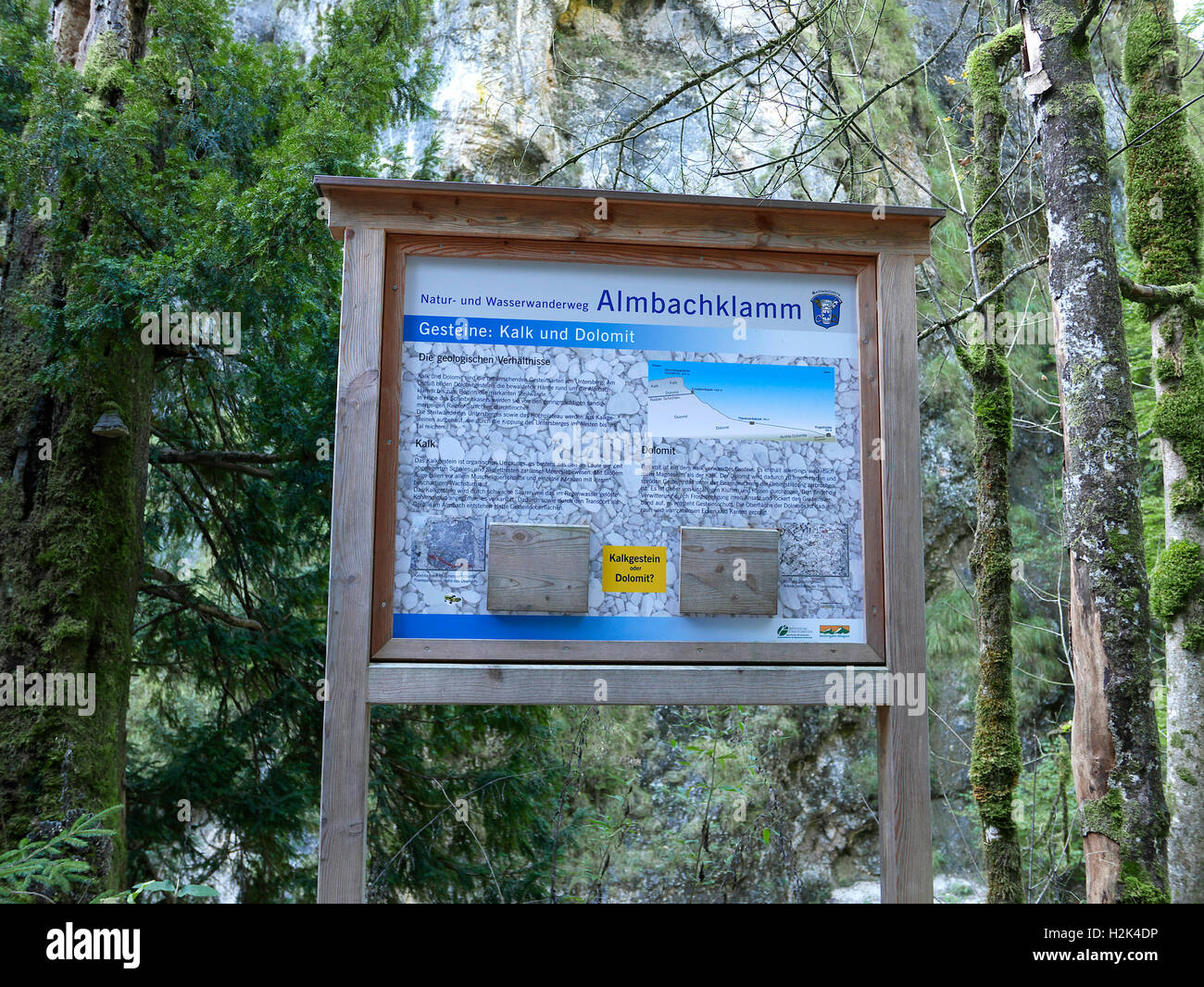 Parco Nazionale di Berchtesgaden Marktschellenberg Almbach klamm Gorge Canyon segno Baviera Germania Europa Foto Stock