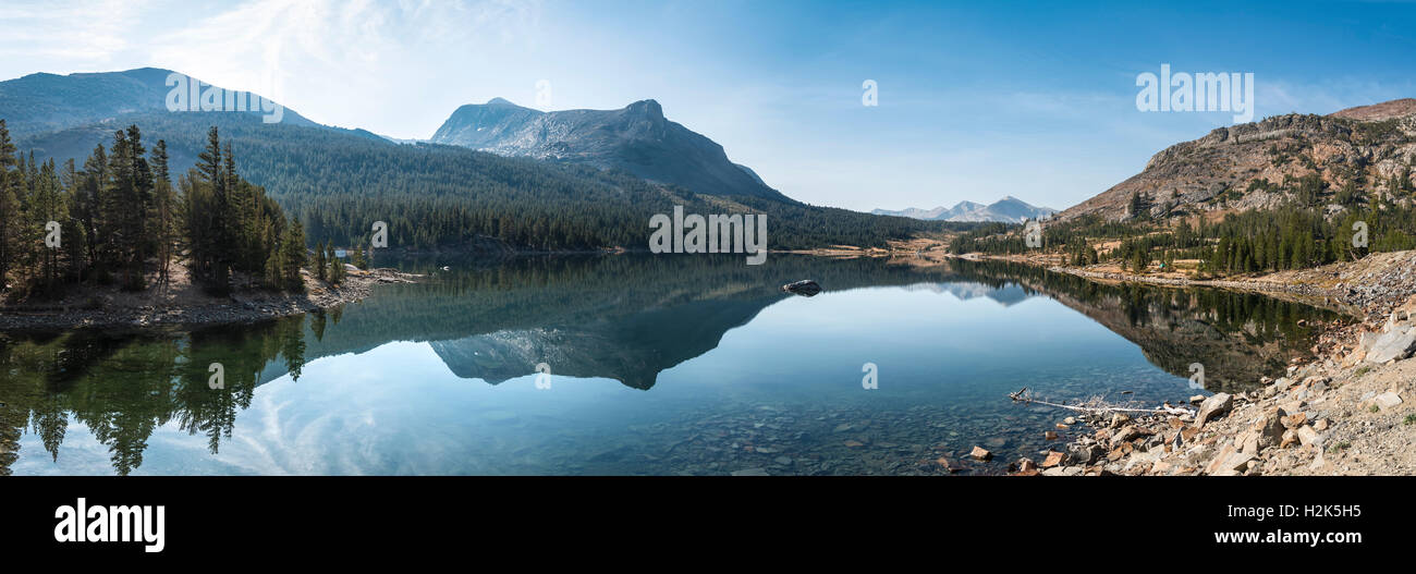 Montagne, il paesaggio, Tioga Lake, Inyo National Forest, Mono County, California, Stati Uniti d'America Foto Stock