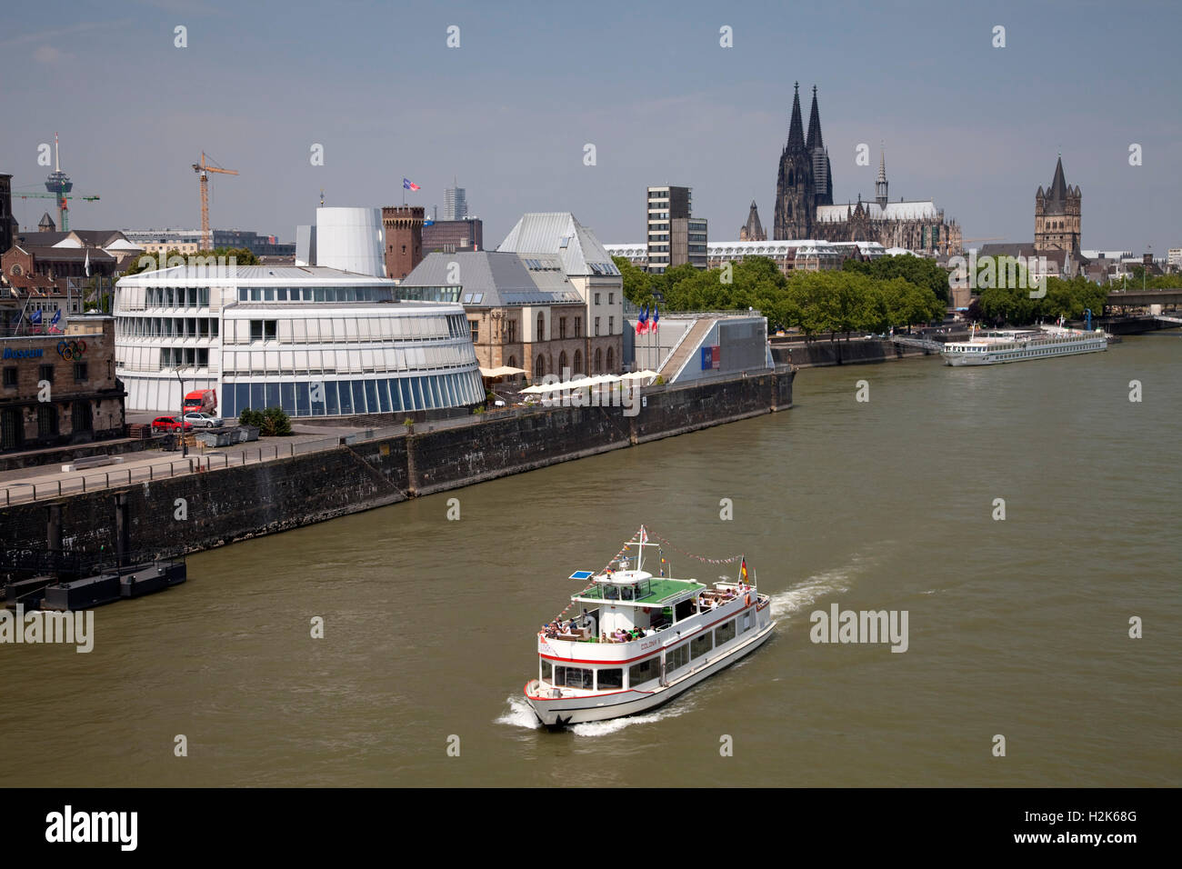 Schokoladenmuseum, il museo del cioccolato, la cattedrale di Colonia, Grande chiesa di S. Martino, del Reno, nave passeggeri, Colonia Foto Stock