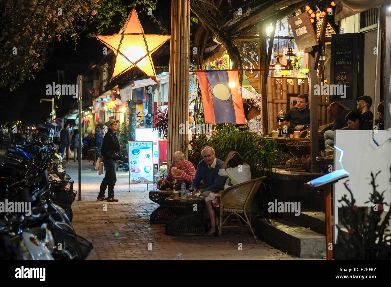 Louang Prabang Laos main street la sera Foto Stock