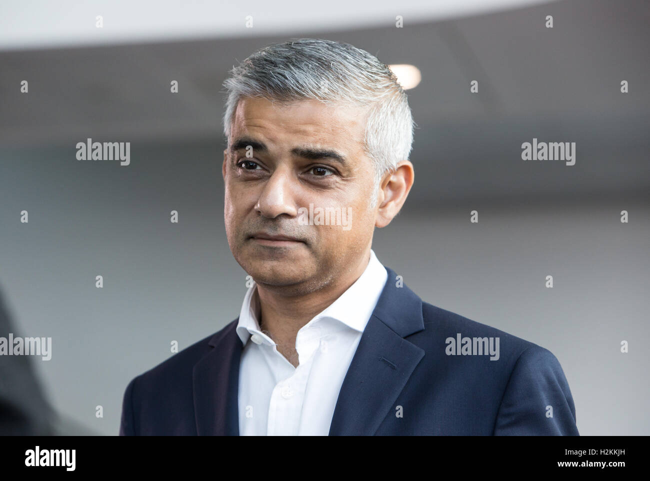 Il neo eletto sindaco di Londra,Sadiq Khan,dà un colloquio presso il partito laburista conferenza in Liverpool 2016 Foto Stock