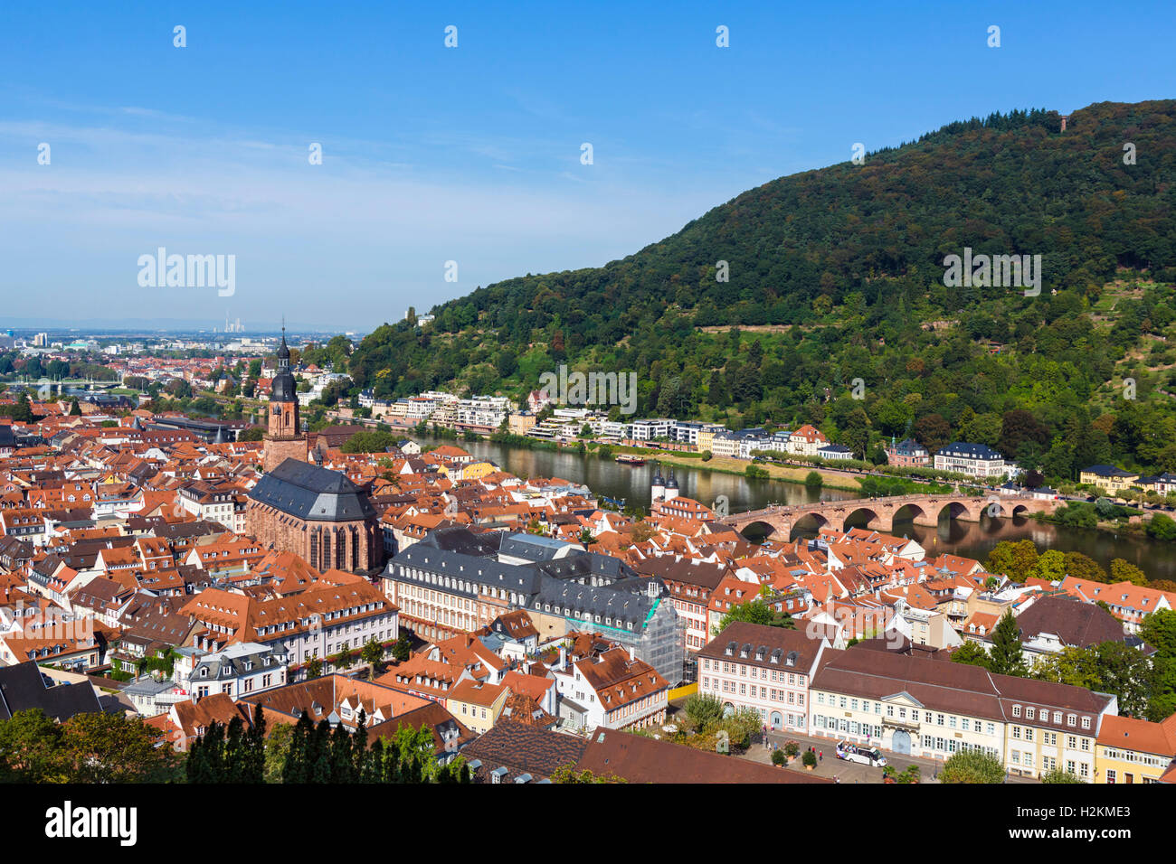 Vista sopra la città vecchia dalla Schloss Heidelberg, Baden-Württemberg, Germania Foto Stock