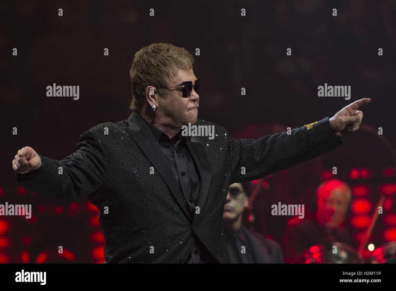 London, Ontario, Canada. 29Sep, 2016. Elton John suona presso i Giardini di Budweiser il 29 settembre a Londra, Ontario. © Baden Roth/ZUMA filo/Alamy Live News Foto Stock