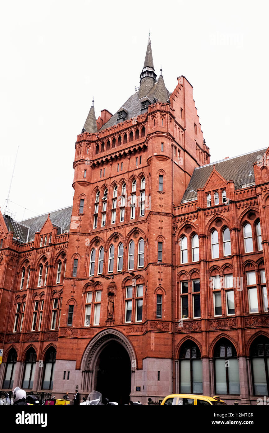 Holborn Barre degli eventi in High Holborn Londra e precedentemente Prudential Assurance Company HQ UK Foto Stock