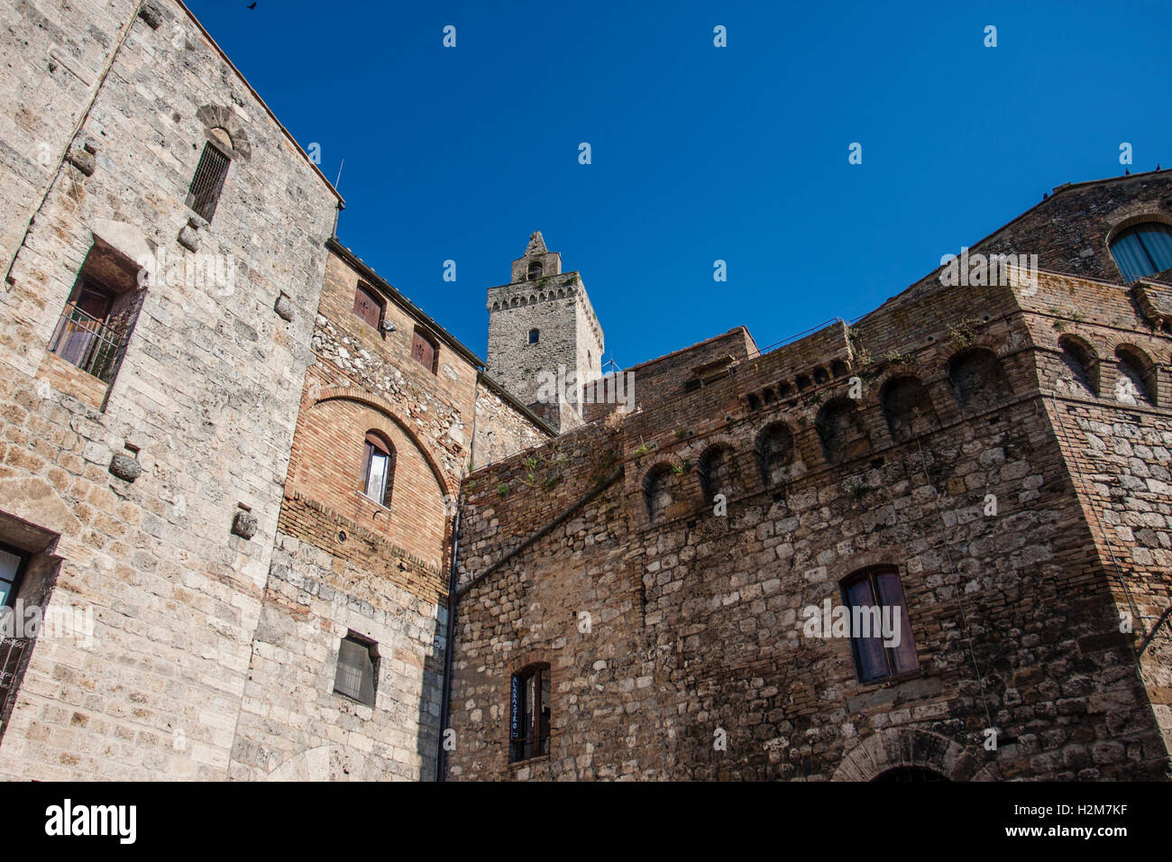 San Gimignano Toscana Italia. Vista dal centro di qualche vecchio edificio Foto Stock