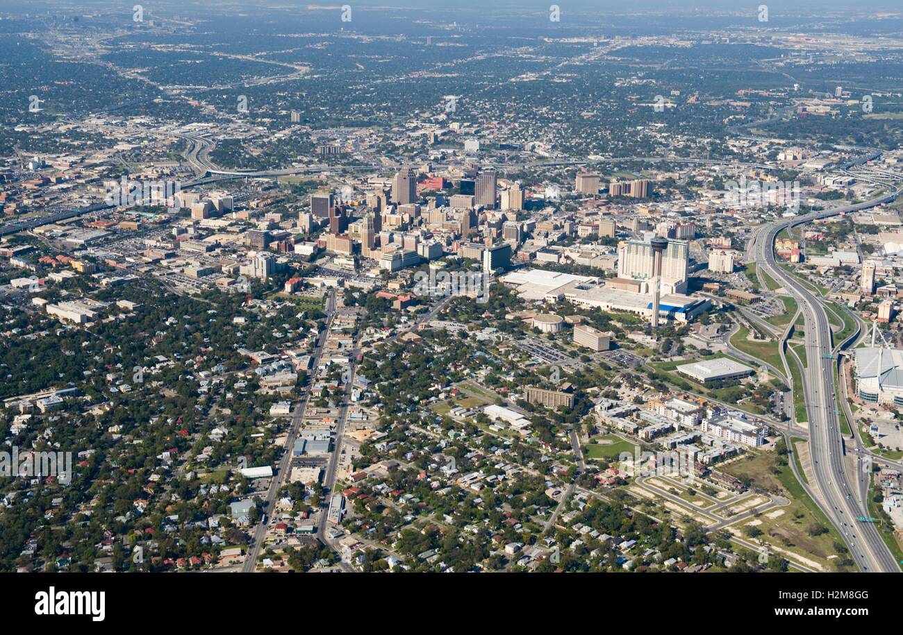 Una veduta aerea di lo skyline del centro cittadino di San Antonio il 5 novembre 2009 in San Antonio, Texas. Foto Stock